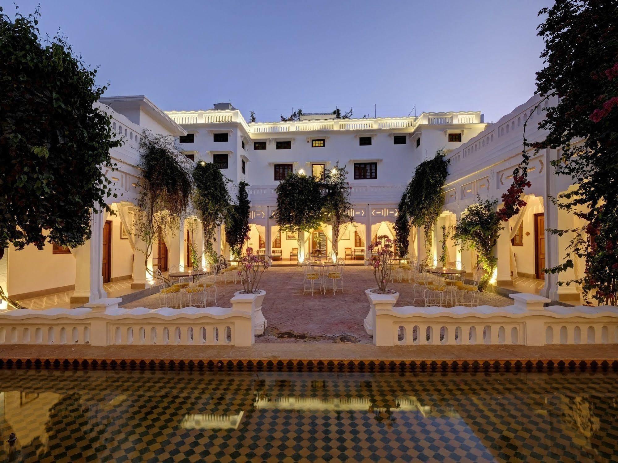 Saraca Hotel Lucknow Exterior photo
