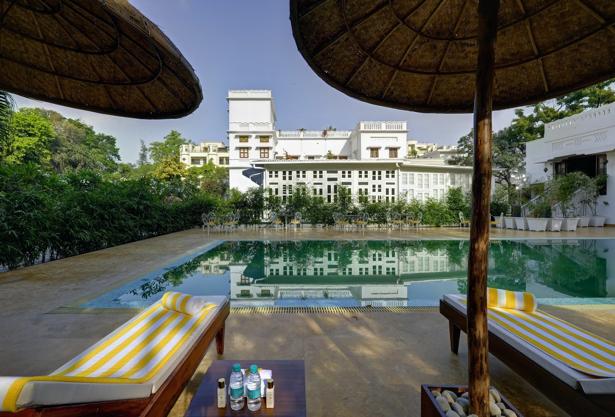 Saraca Hotel Lucknow Exterior photo